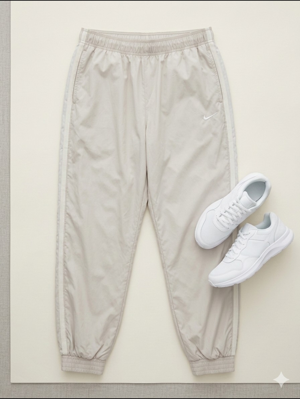 Nike windbreaker pants size women's XL